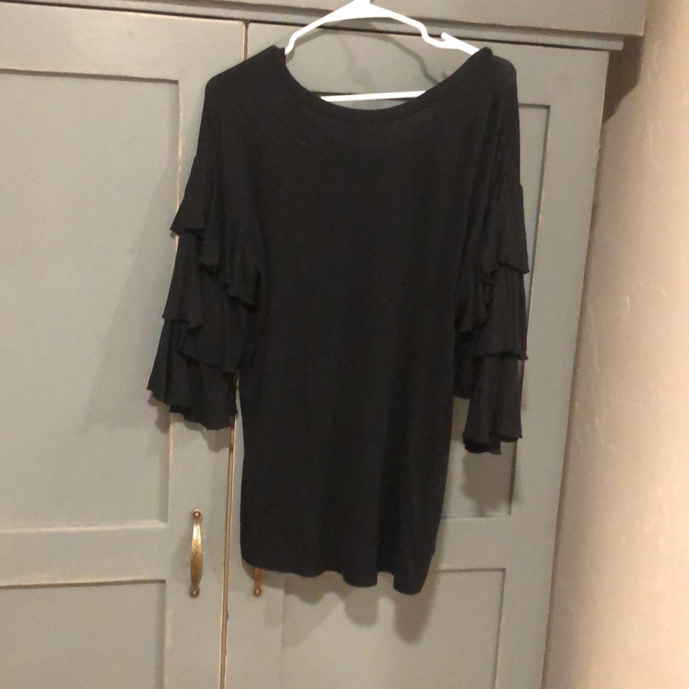 Black 3/4 sleeve maternity tunic